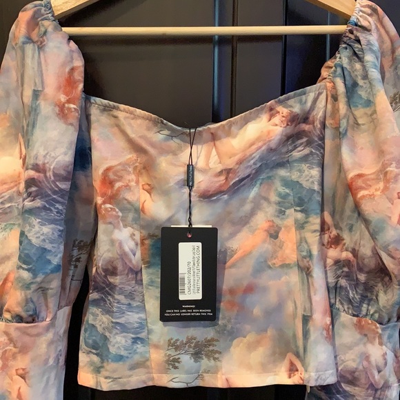 Renaissance Puff Sleeve Button Crop Top - Picture 3 of 4